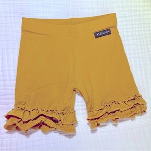 Matilda Jane EUC size 6 ruffle shorties golden yellow